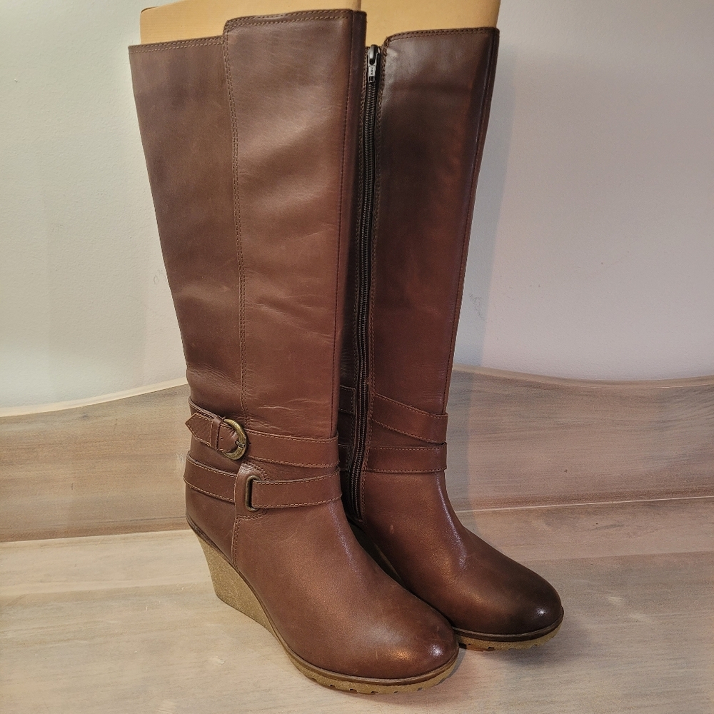 Le Chateau Brown Heeled Boots